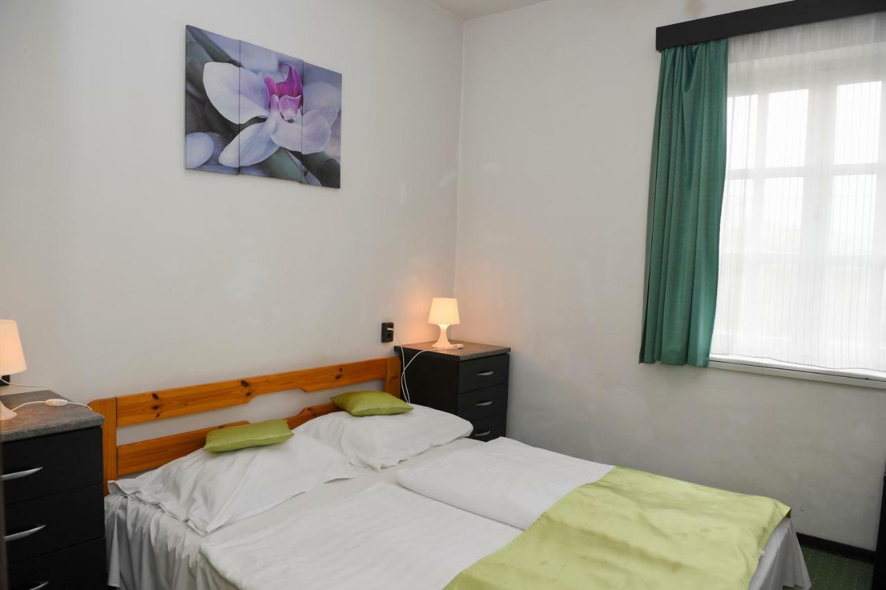 Budai Hotel Budapest Eksteriør billede